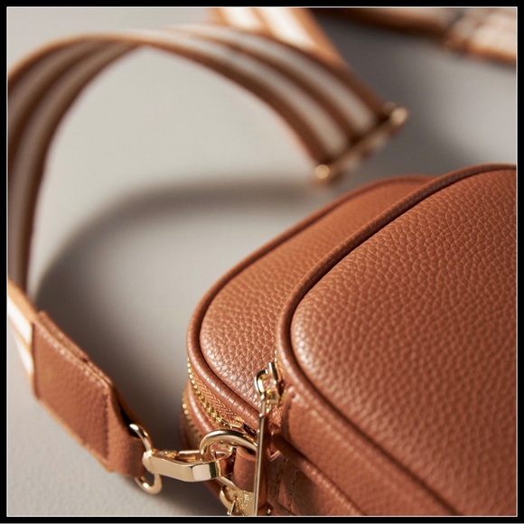 N W/DUST BAG. Mai-Lili-Josephine sold @ANTHROPOLOGY. Crossbody Bag, two straps. - Picture 5 of 14